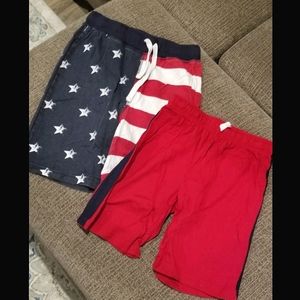 2 Pr Boys Med Size 7/8 Children's place shorts